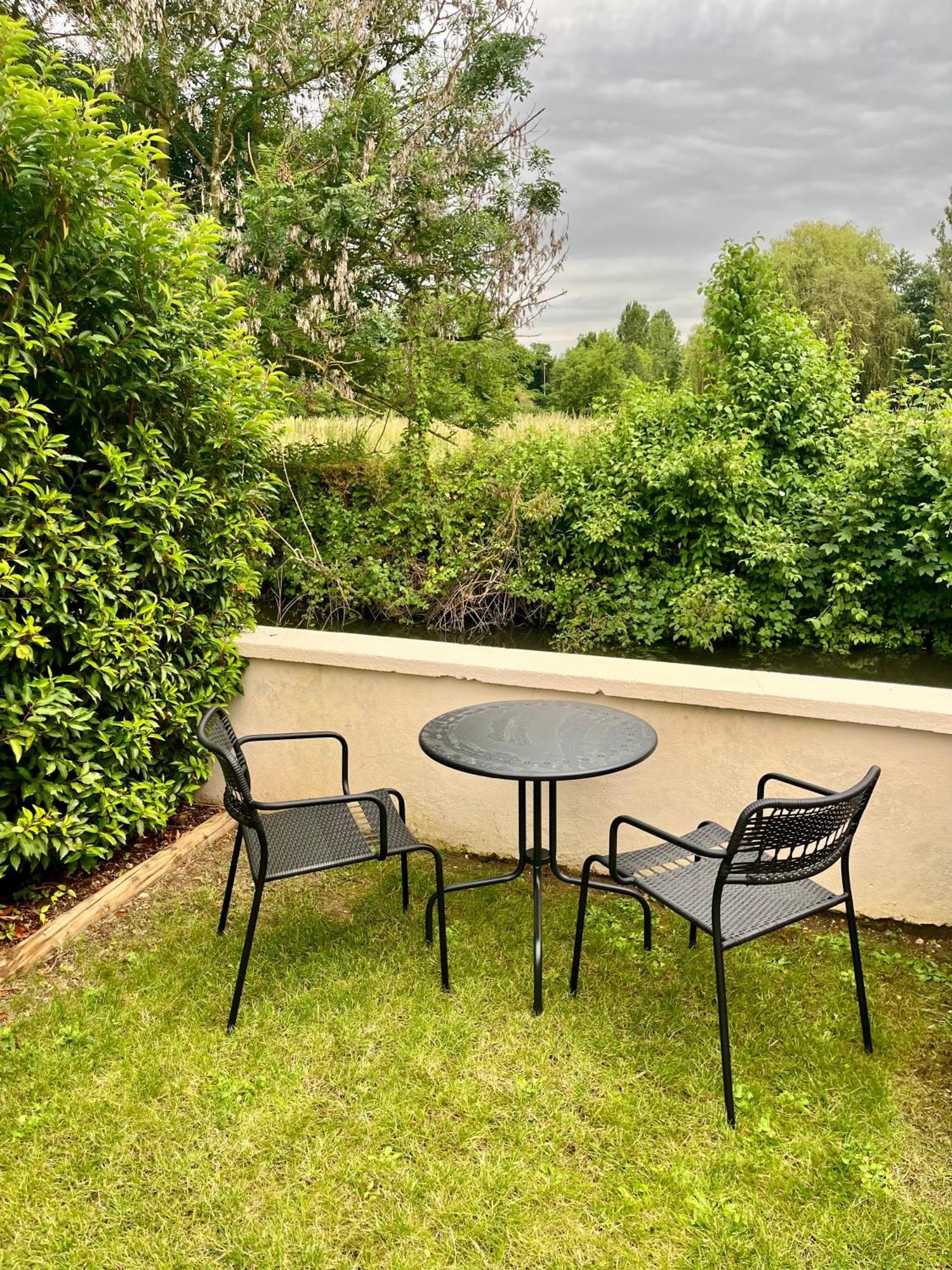 Apartamento Cote Riviere Ezy-sur-Eure Exterior foto