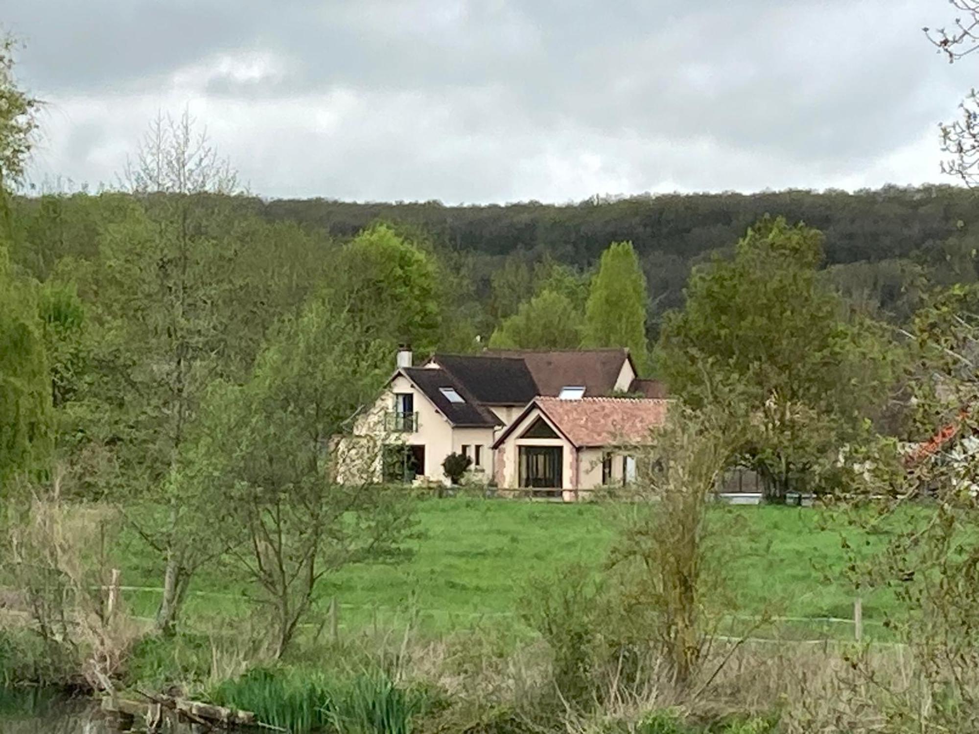 Apartamento Cote Riviere Ezy-sur-Eure Exterior foto