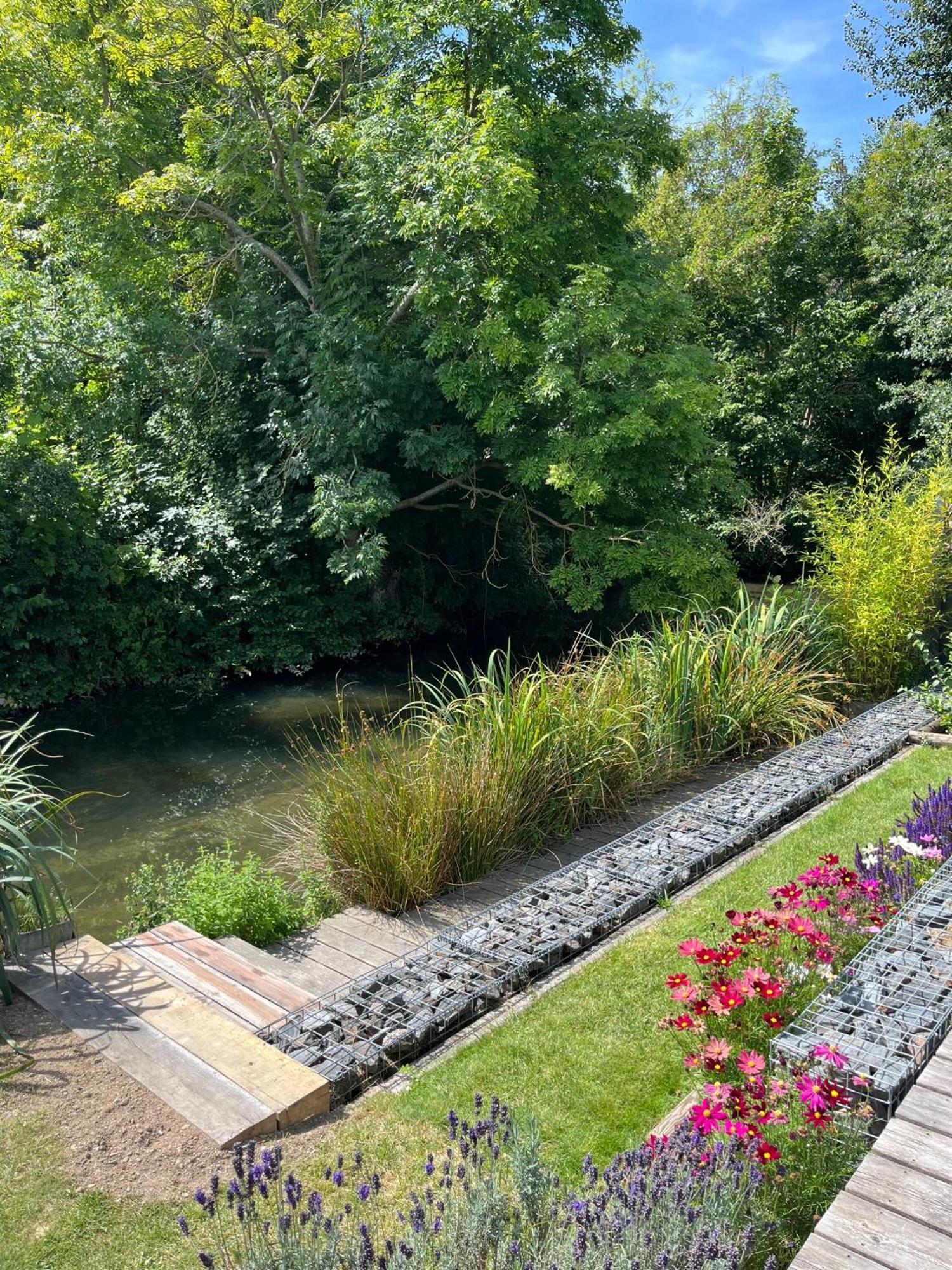 Apartamento Cote Riviere Ezy-sur-Eure Exterior foto